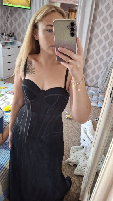 Продам корсет та спідницю плісе