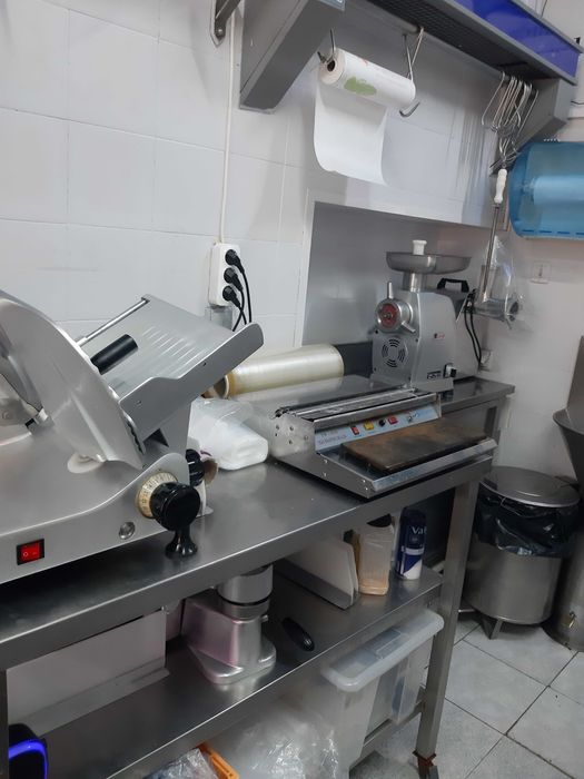 TALHO PRONTO A TRABALHAR (com carteira de clientes e boa localização)