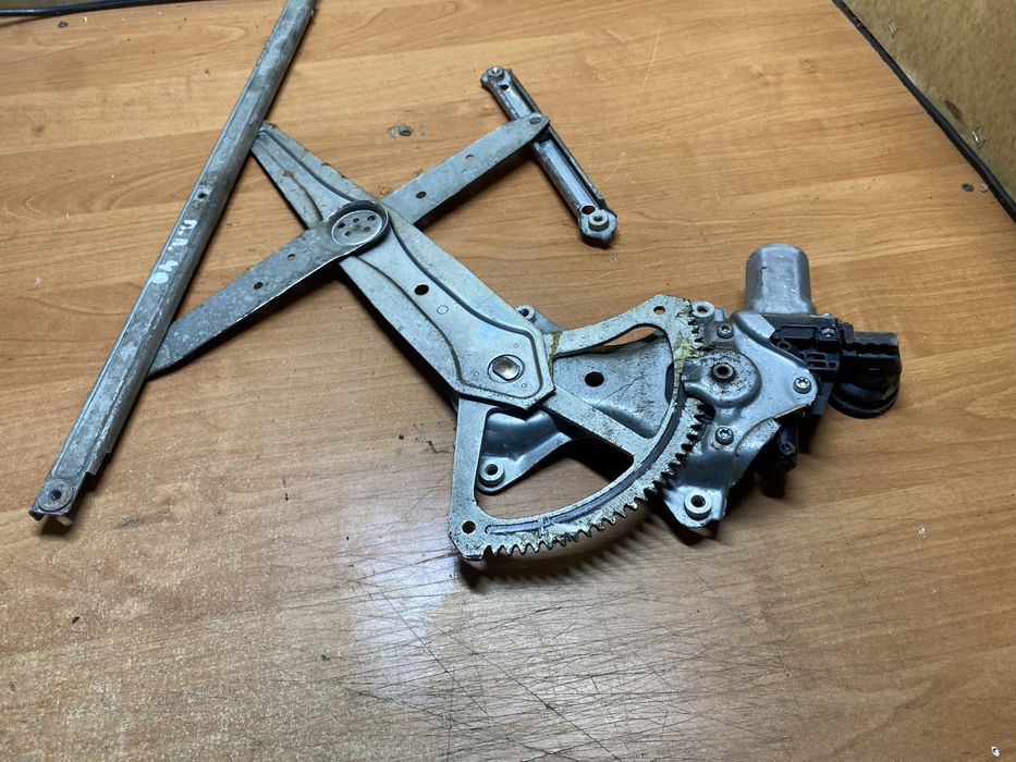 Toyota Camry 40 передний правий склопідіймач, стеклоподъемник для Тойо