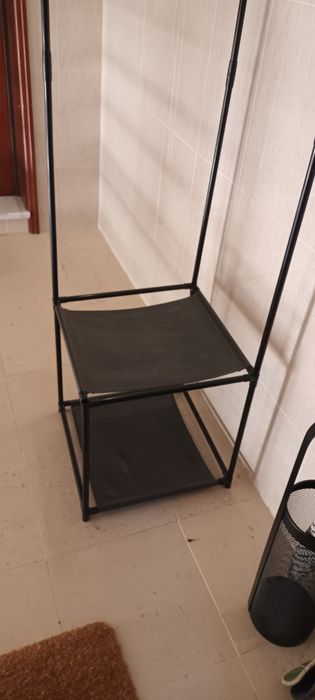 Cabide de canto impecável