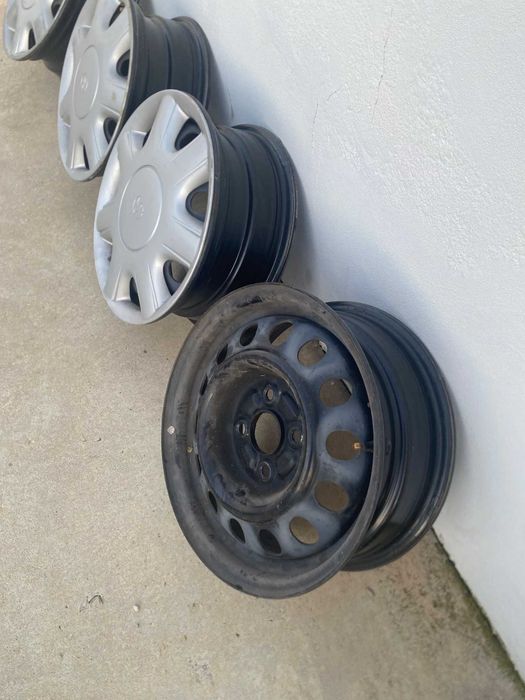 Jantes de aço com tampões Toyota Corolla