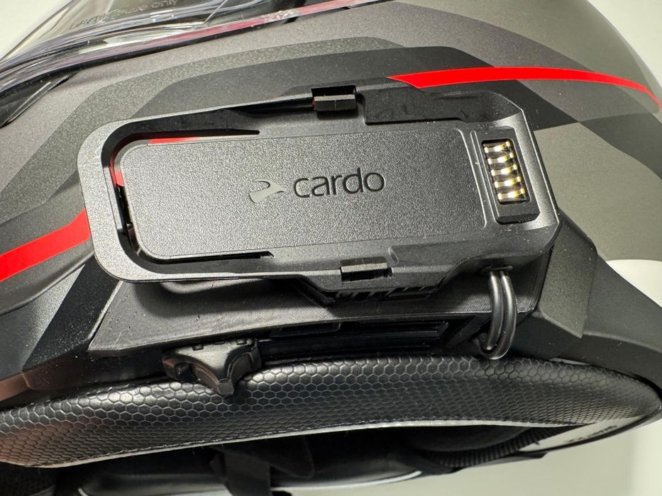 Adaptador Cardo Packtalk para capacetes HJC