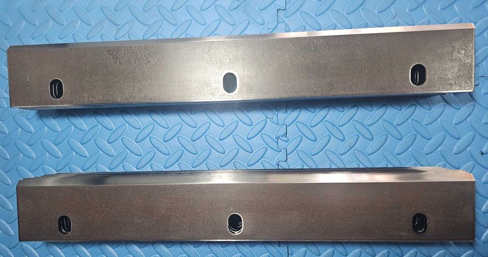 Nóż walca wciągającego do przystawki CLAAS CAPELLO 450x61 HARDOX 500