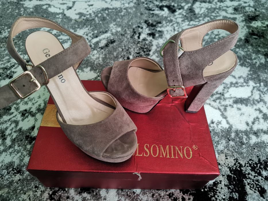 Босоніжки жіночі