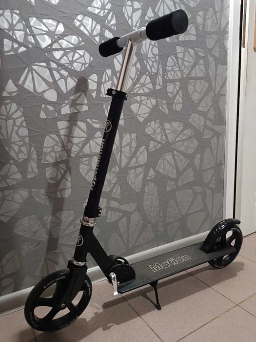 NOWA hulajnoga miejska 200 mm – lekka + szybki transport po mieście