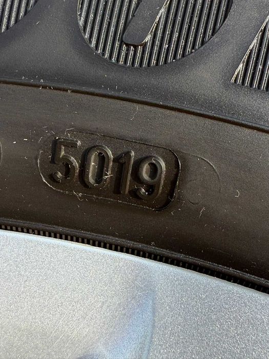 Felgi stalowe z kołpakami 17" 5x115 7j et44 225/50/17 z 2019 r.