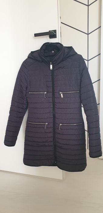 Kurtka damska, granatowa w rozmiarze 36.