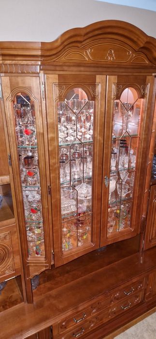 Kredens - witryna - naturalne drzewo. Bydgoskie fabryki mebli.