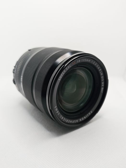 Objectiva Fujifilm XF 18-135mm f/3.5-5.6 R LM OIS WR