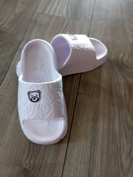 Lekkie klapki na basen miś 37 NOWE