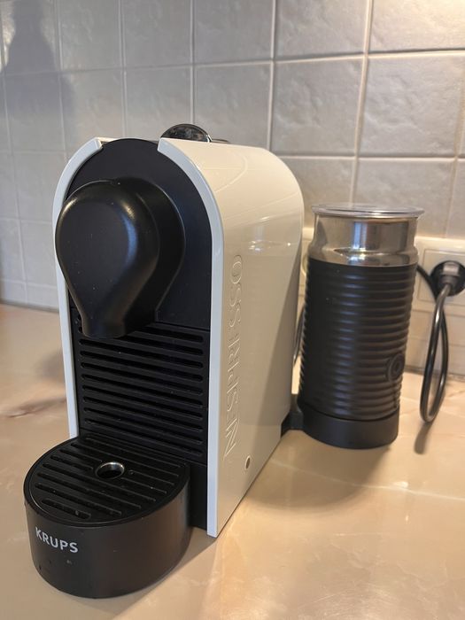 Express Krups Nespresso UMilk XN260 b. dobry stan