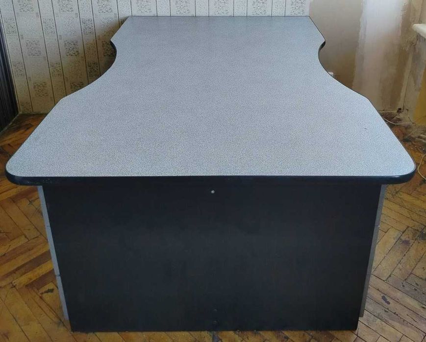 Розпродаж меблів офіс різних