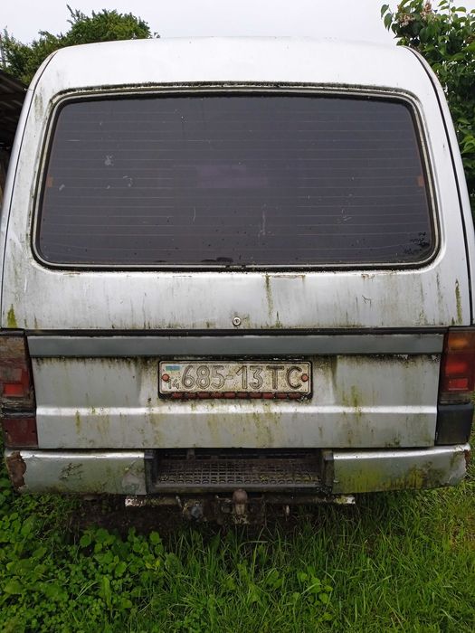 Бус Mazda E2200 пасажир 1997 рік