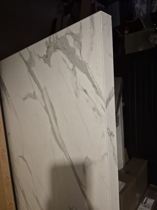 Blat laminowany w dekorze marmuru
