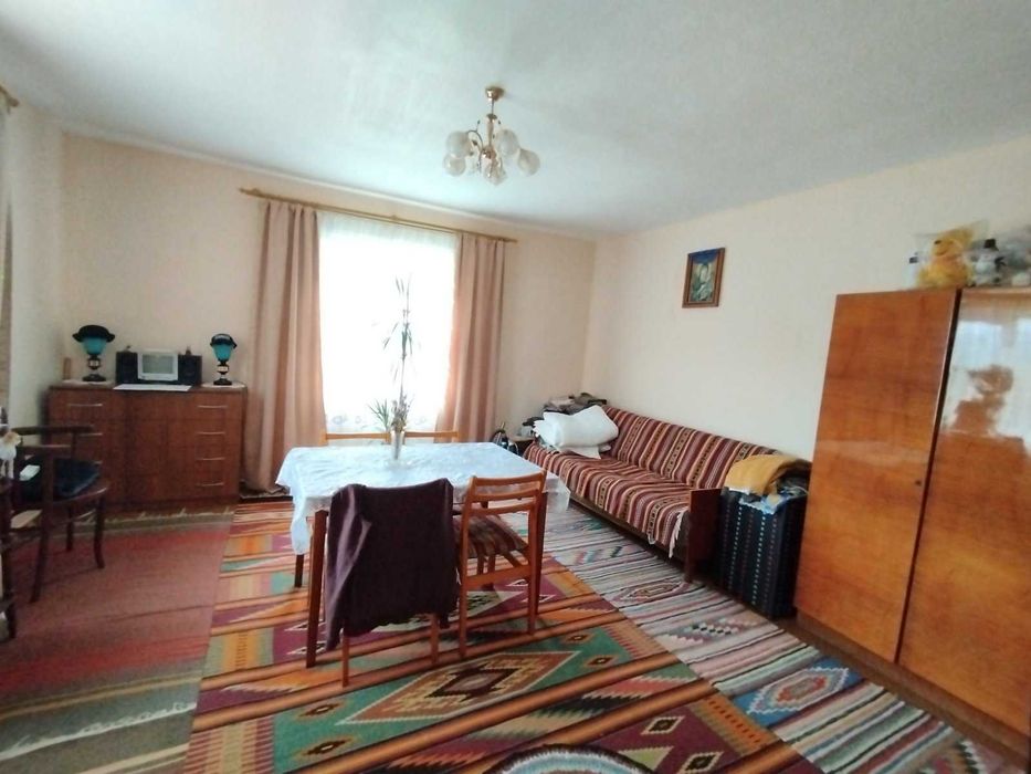 Чудовий будинок в курортному місті Косів на великій ділянці!