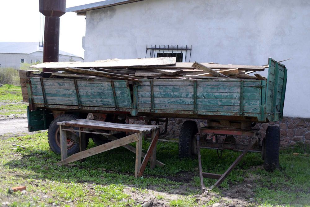 прицеп МАЗ до трактора або грузовика причіп вантажний бортовий на ходу