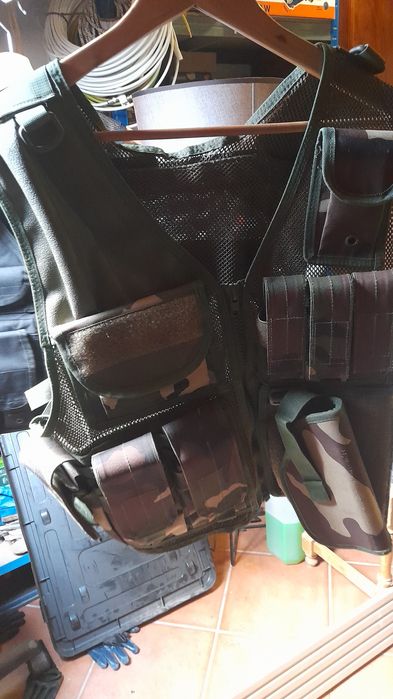 Coletes taticos, 1  verde 2 pretos