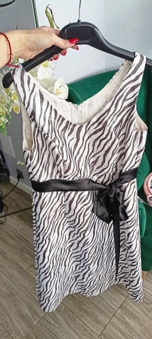 Przepiękna sukienka zebra rL/XL