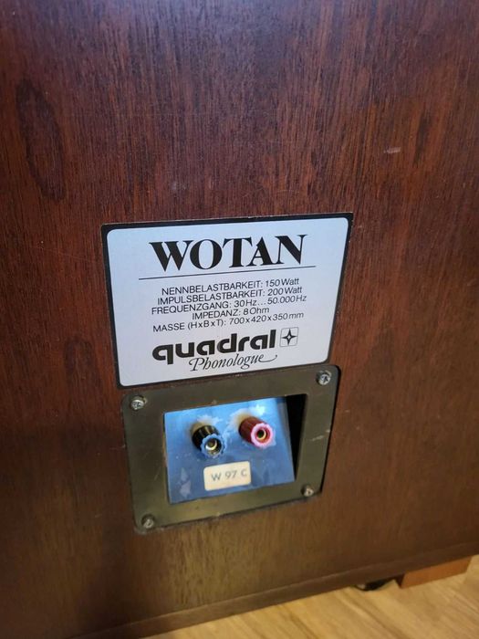 Акустичні колонки класу Hi End Quadral Wotan.