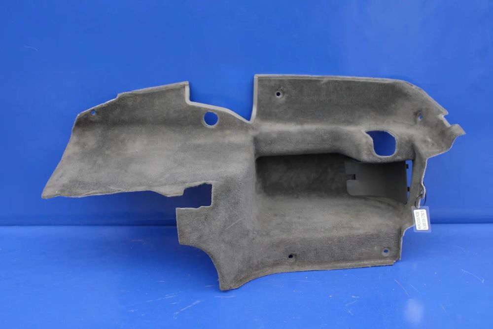 Tapicerka prawa boczek bagażnika prawy OE Mercedes SL R230 W230 A2306902625