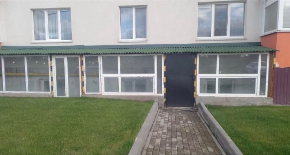 Продам спортивний зал (цокольне приміщення)