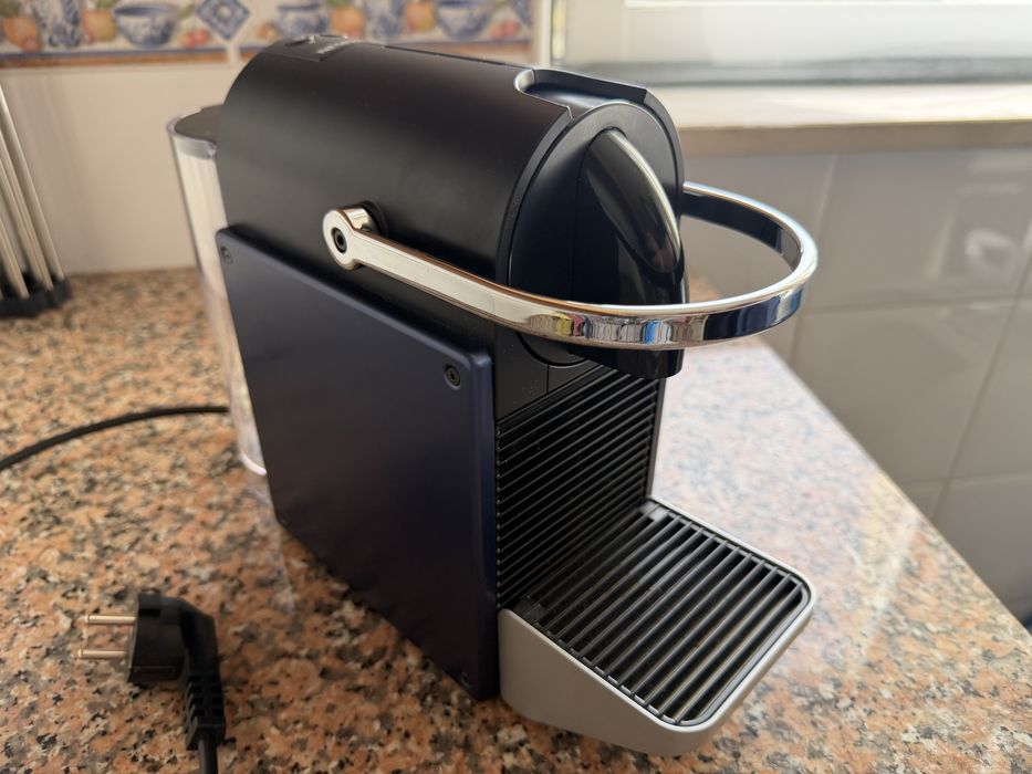 Máquina de Café Nespresso Pixie (Azul Escuro / Dark Blue) - Praticamente Nova