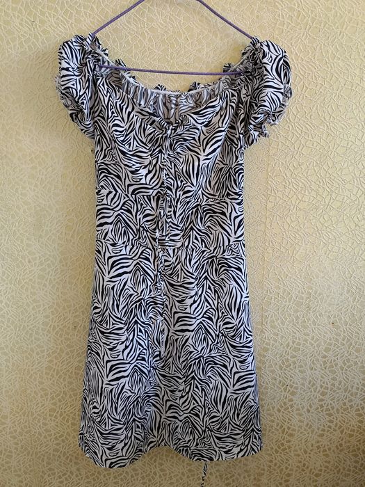 Жіноча літня сукня