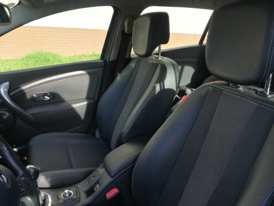 Renault Mégane Sport Tourer 1.5 dCi 2015 – Muito estimada – Manutenção recente