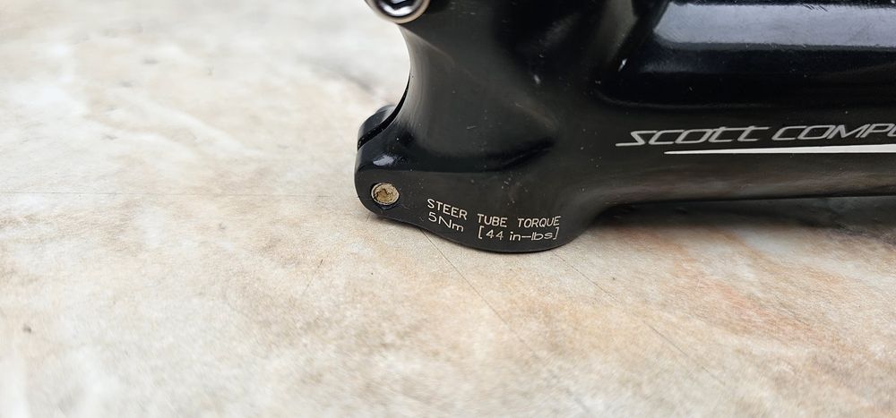 Nowy.  Mostek Scott Components.  100mm