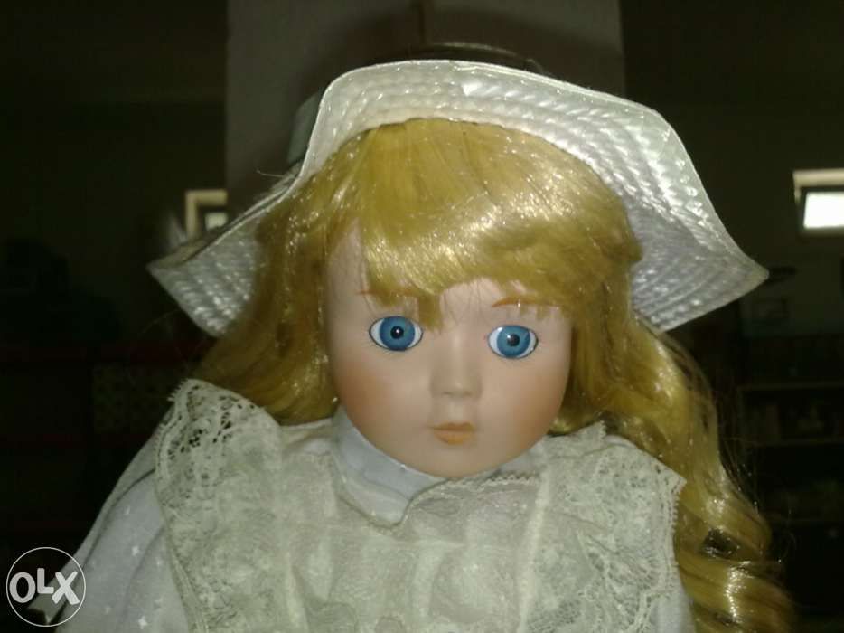 Boneca de porcelana