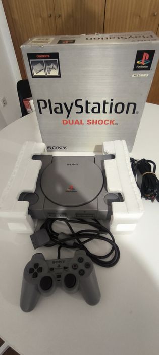 Sony PlayStation 1 "Dual Shock" Original Completa - SCPH-7000 (Edição Japonesa)