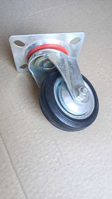 Колесо 75/25-50 с поворотным кронштейном на чорній гумі для тележек