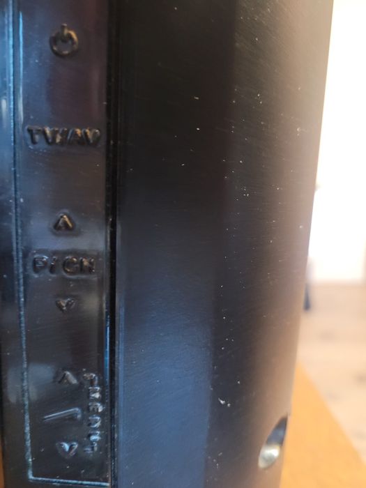 TV SHARP 32 cale. TV LCD plus pilot