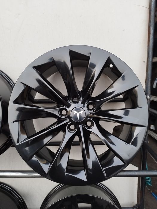 Felgi 19" 5x120 Et 40 8j Tesla S