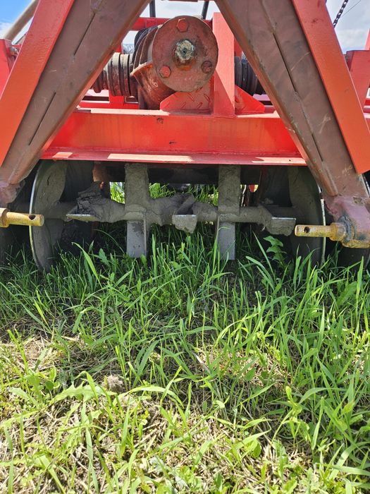 Шнековий грядоутворювач