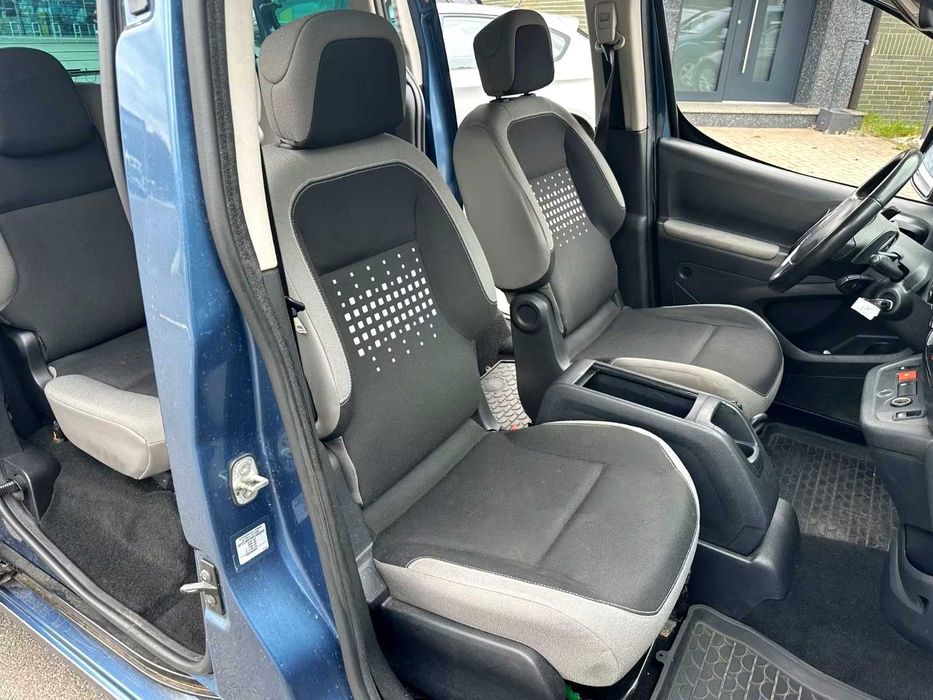 Berlingo Adaptada | 5 Lugares ou 4 + Cadeira Rodas | Caixa Automática