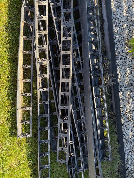 Obrzeże trawnikowe plastikowe 1m