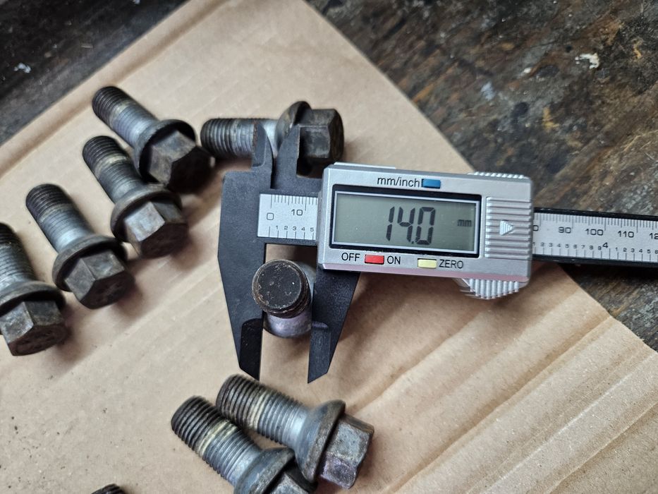 Śruby szpilki kol felg M14 alufelg