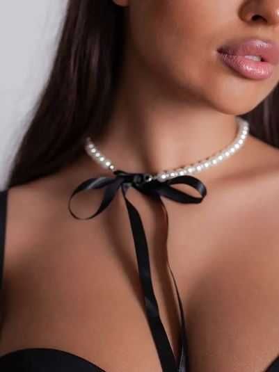 Трендовый чокер жемчуг с черной лентой, бусы жемчуг, ожерелье жемчуг