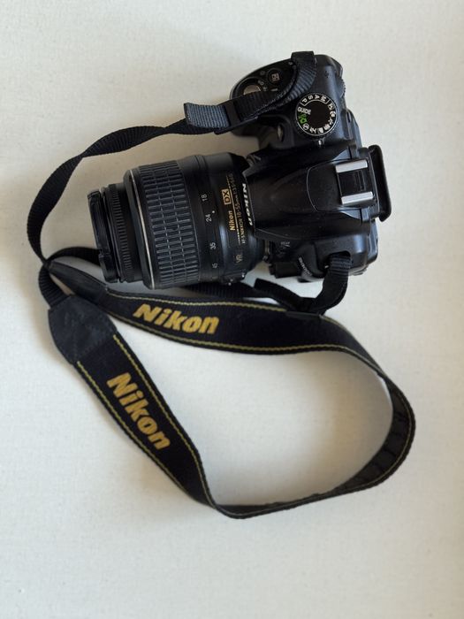 Фотоапарат Nikon D3000