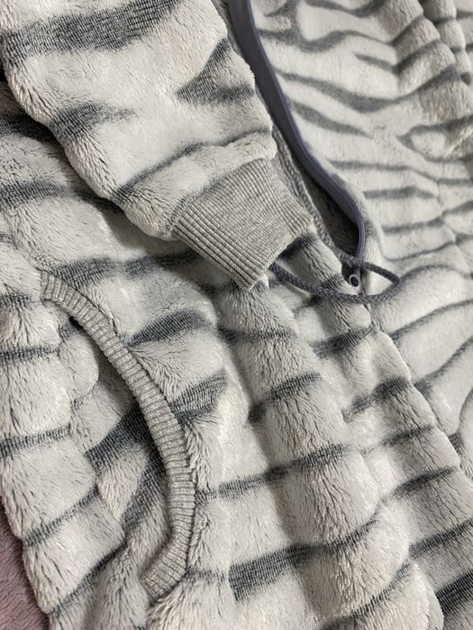 Кегурумі сіре полосате Barva