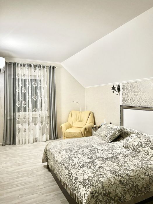 Продаж затишного заміського будинку