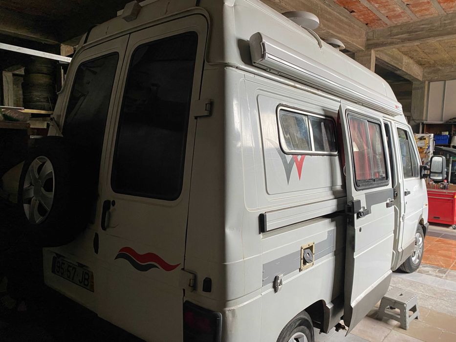 Autocaravana Renault Traffic pronta a utilizar