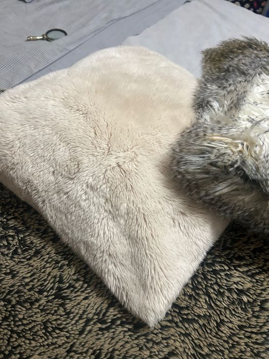 Conjunto manta e almofadas