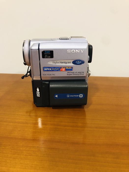Відеокамера SONY.