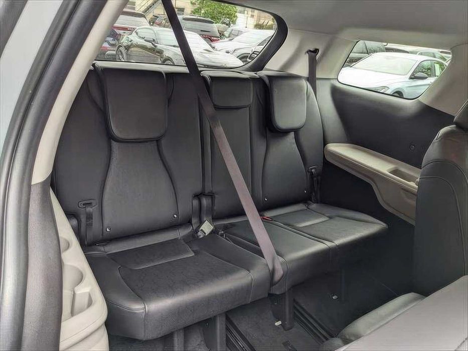 Kia Carnival      2022