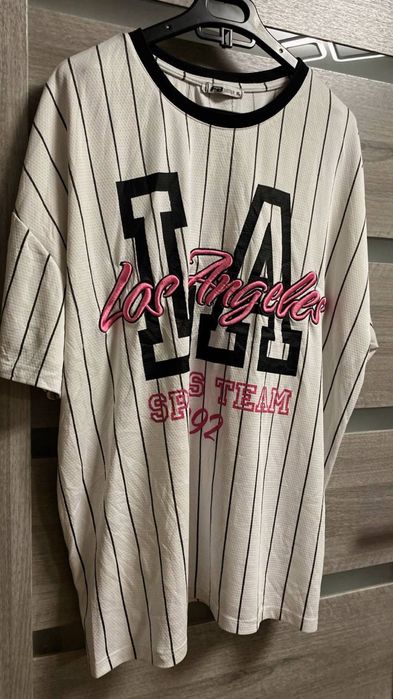 Оверсайз футболка з принтом Los Angeles • FB Sister