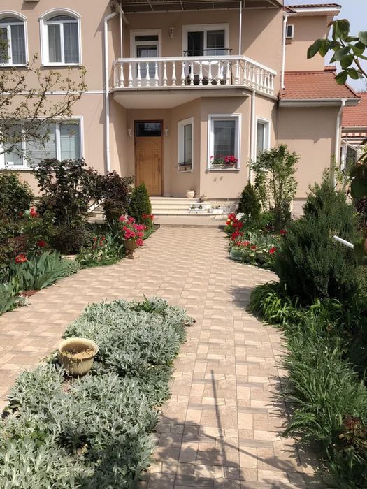 Сдам посуточно  дом  толбухина 9 станция Большого Фонтана!