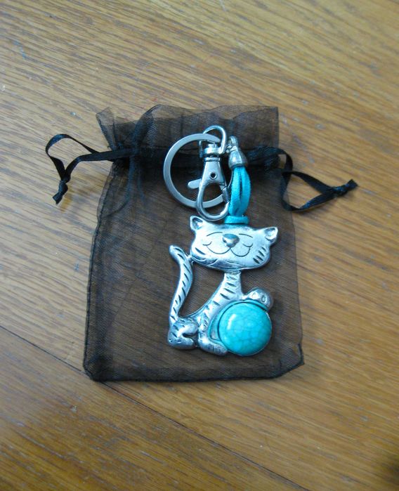 Porta Chaves Gato banhado em Prata c/ Pedra Turquesa NOVO