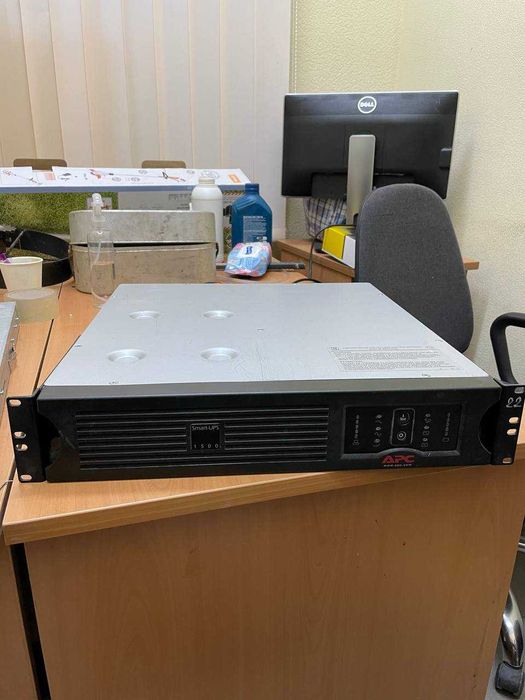Безперебійник APC Smart-UPS 1500